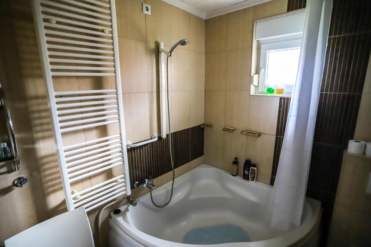 Apartman Veronika Dakovo Luaran gambar