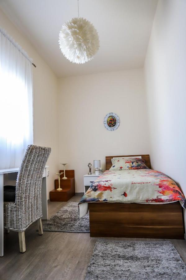 Apartman Veronika Dakovo Luaran gambar